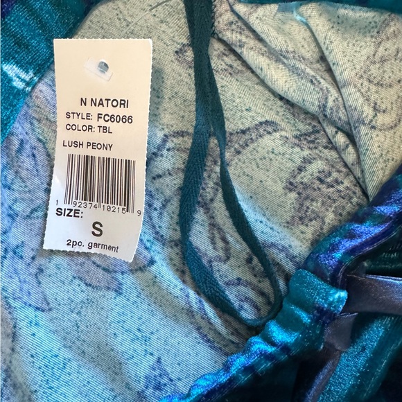 NWT Natori Lush Peony Velour Pajama Set Floral Blue Size Small - Picture 13 of 15